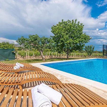 Adria Feriehus Šibenik