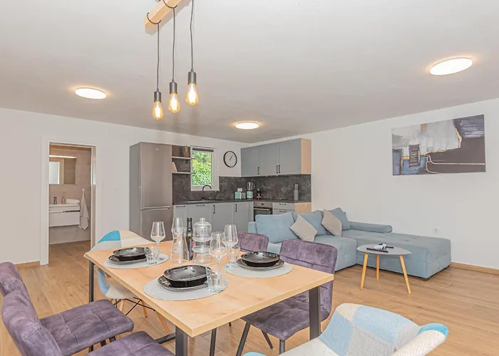 Adria Feriehus Šibenik